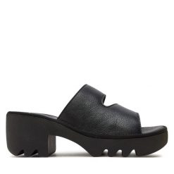 Klapki Fly London. Czarne klapki damskie Fly London, bez wzorów, bez obcasa. Za 389.99 zł.