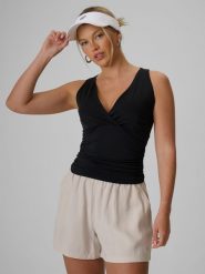 4F Top slim z marszczeniem damski - czarny M. Czarne topy sportowe damskie 4f, m, bez wzorów, z dzianiny, bez ramiączek. Za 69.99 zł.