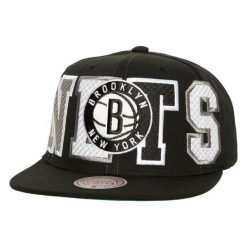 Czapka z daszkiem do koszykówki Mitchell & Ness Brooklyn Nets czarna. Czarne czapki męskie Mitchell & Ness, bez wzorów, sportowe. Za 159.00 zł.