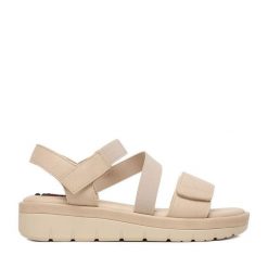 Sandały Go Soft. Brązowe sandały damskie GO SOFT, bez wzorów, bez obcasa, na płaskiej podeszwie. Za 139.99 zł.