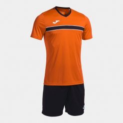 Zestaw koszulka treningowa i spodenki Joma Victory. Brązowe szorty męskie Joma, bez wzorów, sportowe. Za 167.99 zł.