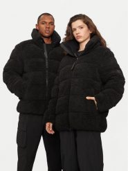 Rains Kurtka zimowa 19960 Czarny Regular Fit. Czarne kurtki damskie Rains, na zimę, s, bez wzorów, z syntetyku, bez kaptura. Za 1,119.00 zł.