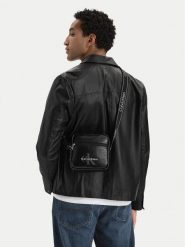 Calvin Klein Saszetka Bold Logo Webbing Square Crossbo LV04D3445G Czarny. Czarne saszetki męskie CALVIN KLEIN, ze skóry. Za 329.99 zł.