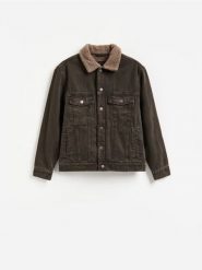 Jeansowa kurtka sherpa - brązowy. Brązowe kurtki męskie Reserved, l, bez wzorów, z denimu, bez kaptura. Za 239.99 zł.