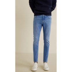 Mango Man - Jeansy Jude5. Niebieskie jeansy męskie Mango Man. Za 139.90 zł.