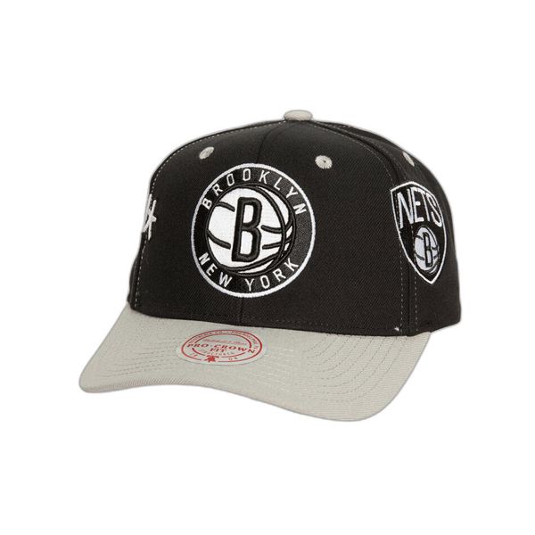 Czapka z daszkiem Mitchell & Ness Overbite Pro Brooklyn Nets. Czarne czapki męskie Mitchell & Ness, bez wzorów, eleganckie. Za 217.50 zł.