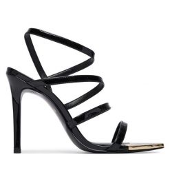 Sandały Just Cavalli. Czarne sandały damskie Just Cavalli, bez wzorów, bez obcasa, na szpilce. Za 896.99 zł.