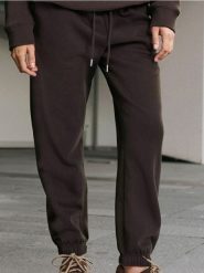 Spodnie dresowe jogger - brązowy. Brązowe spodnie sportowe damskie Sinsay, l, z dresówki. W wyprzedaży za 22.99 zł.