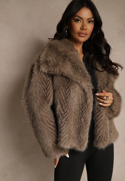 Jasnobrązowa Kurtka Futerko Ozdobione Cieniowanym Motywem Monideva. Brązowe kurtki damskie Renee, na wiosnę, l, bez wzorów, z futra, bez kaptura. Za 239.99 zł.