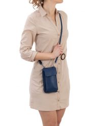 Lia Biassoni Skórzana torebka "Cerca" w kolorze niebieskim na telefon - 11 x 19 x 4 cm rozmiar: onesize. Niebieskie torebki klasyczne damskie Lia Biassoni, bez wzorów, z materiału, bez dodatków. Za 173.99 zł.