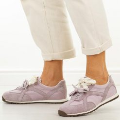 Fioletowe skórzane półbuty damskie Vinceza 86427. Fioletowe półbuty damskie VINCEZA, bez wzorów, z jeansu, biznesowe, z okrągłym noskiem, bez obcasa, na płaskiej podeszwie. Za 249.00 zł.