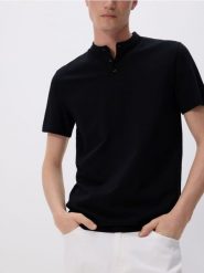 Koszulka polo regular ze stójką - czarny. Czarne koszulki polo męskie Reserved, l, bez wzorów, z bawełny, bez ramiączek. Za 69.99 zł.
