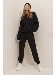 Trend Alacati 2-częściowy zestaw w kolorze czarnym rozmiar: XL. Czarne spodnie dresowe damskie Trend Alacati, xl, bez wzorów, z dresówki. Za 96.37 zł.