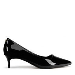 Czółenka Nine West. Czarne czółenka damskie Nine West, bez wzorów, bez obcasa. Za 199.99 zł.