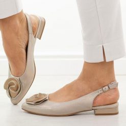 Złote czółenka damskie Jezzi asa201a-1. Żółte czółenka damskie Jezzi, z aplikacjami, ze skóry, bez obcasa, na obcasie. Za 209.00 zł.