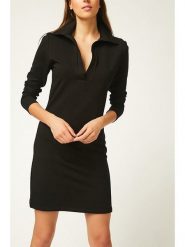 Milan Kiss Sukienka w kolorze czarnym rozmiar: S. Czarne sukienki damskie Milan Kiss, na co dzień, s, bez wzorów, bez kołnierzyka, bez ramiączek, mini, proste. Za 148.26 zł.