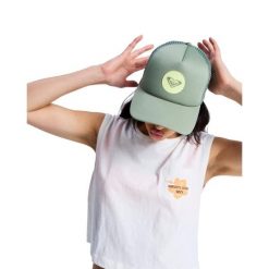 Czapka Trucker dla Kobiety BRIGHTER DAY Zielony. Zielone czapki z daszkiem damskie Roxy, bez wzorów, z poliesteru. Za 119.99 zł.