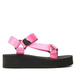 Sandały Jenny Fairy. Czerwone sandały damskie Jenny Fairy, bez wzorów, bez obcasa, na koturnie. Za 99.99 zł.