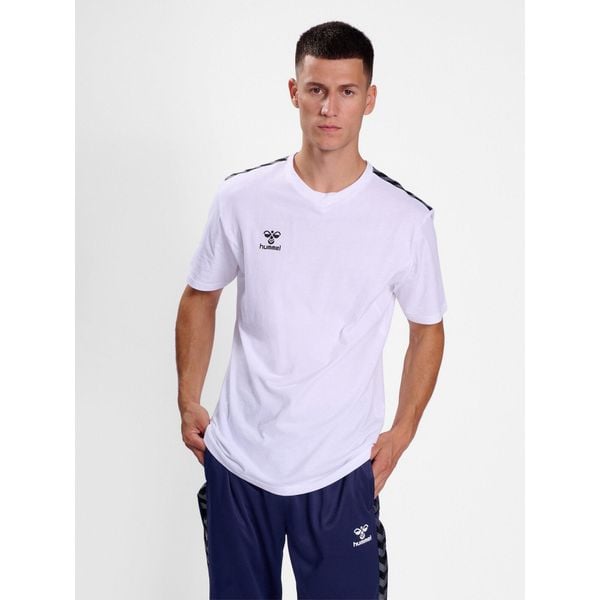 Koszulka Hummel Authentic. Białe t-shirty sportowe męskie HUMMEL, bez ramiączek, do piłki nożnej. Za 164.50 zł.