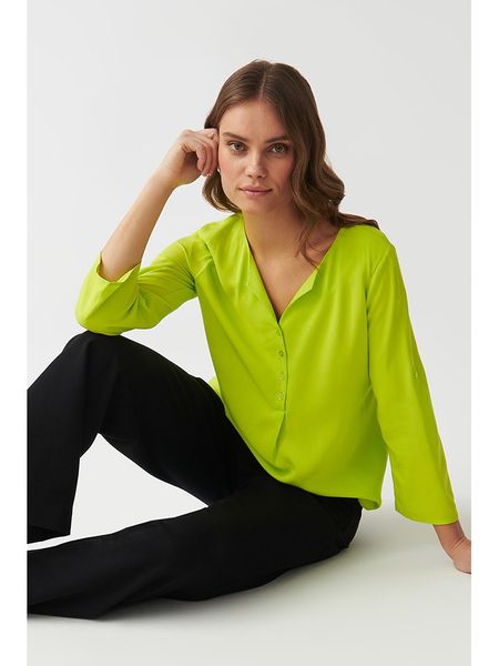 TATUUM Bluzka w kolorze zielonym rozmiar: 42. Zielone bluzki damskie Tatuum, bez wzorów, z wiskozy, bez kołnierzyka, bez ramiączek. Za 78.47 zł.