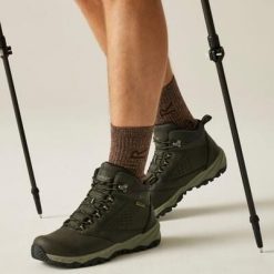 Męskie wodoodporne buty trekkingowe Amble. Brązowe buty trekkingowe męskie Regatta, z poliesteru, bez zapięcia. Za 429.99 zł.