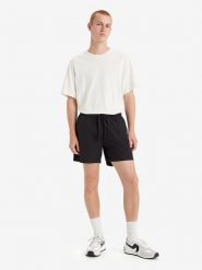 Levi's Szorty w kolorze czarnym rozmiar: L. Czarne szorty męskie Levi's, bez wzorów. Za 149.31 zł.