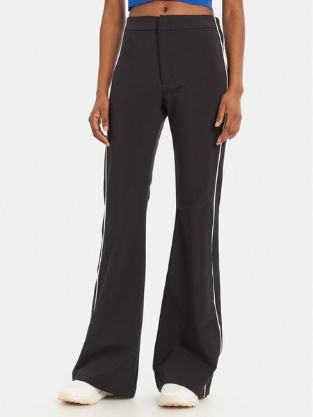 HUGO Spodnie materiałowe Hizumi 50542169 Czarny Regular Fit. Czarne spodnie materiałowe damskie Hugo, bez wzorów, z materiału. Za 259.99 zł.