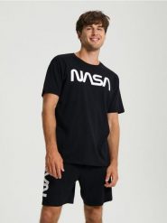 Piżama dwuczęściowa NASA - czarny. Czarne piżamy męskie Sinsay, l, bez wzorów, bez ramiączek. Za 49.99 zł.