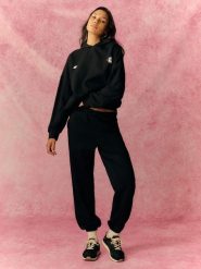 4F Spodnie dresowe joggery damskie - czarne L. Czarne spodnie dresowe damskie 4f, l, bez wzorów, z dresówki. Za 149.99 zł.
