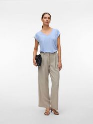 Vero Moda Koszulka w kolorze błękitnym rozmiar: M. Niebieskie t-shirty damskie Vero Moda, m, bez wzorów, bez kołnierzyka. Za 60.99 zł.