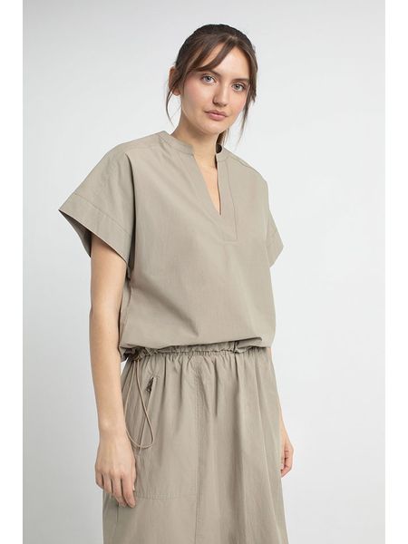 Josephine & Co Bluzka "June" w kolorze khaki rozmiar: 36. Brązowe bluzki damskie Josephine & Co, bez wzorów, z bawełny, bez kołnierzyka, bez ramiączek. Za 195.99 zł.