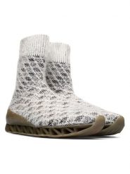 Camper Sztyblety "Tog Himalayan" w kolorze kremowym rozmiar: 43. Brązowe botki damskie Camper, bez obcasa, bez zapięcia. Za 382.99 zł.