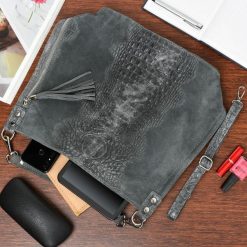 Szara torebka skórzana zamszowa damska shopper W10. Szare shopper bag damskie bez wzorów, ze skóry, zamszowe, bez dodatków. Za 219.99 zł.
