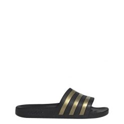 Klapki adilette Aqua. Czarne klapki damskie Adidas, bez wzorów, bez obcasa. Za 99.95 zł.