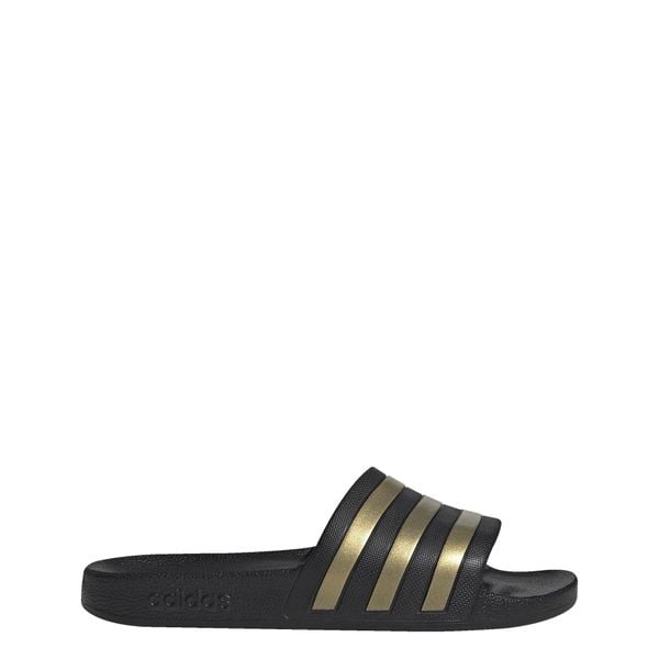 Klapki adilette Aqua. Czarne klapki damskie Adidas, bez wzorów, bez obcasa. Za 99.95 zł.