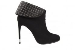 Botki Sca'viola W3322D-6041R Black Suede, Czarny, Skóra naturalna - 39. Czarne botki damskie Sca'viola, ze skóry, bez obcasa, bez zapięcia. W wyprzedaży za 179.10 zł.