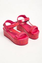 Sandały damskie na platformie VERSACE JEANS COUTURE. Sandały damskie Versace Jeans Couture, bez wzorów, z jeansu, bez obcasa, na platformie. W wyprzedaży za 598.95 zł.