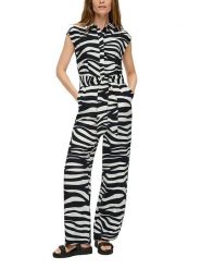 S.Oliver Kombinezon w kolorze czarnym rozmiar: 42. Czarne kombinezony damskie S.Oliver, s, bez wzorów, bez kołnierzyka, bez ramiączek. Za 152.99 zł.