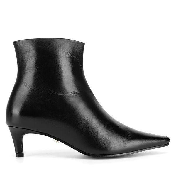 Botki GINO ROSSI. Czarne botki damskie Gino Rossi, bez obcasa, na szpilce, bez zapięcia. Za 379.99 zł.