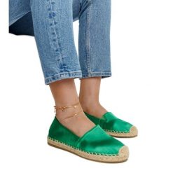 Zielone espadryle z połyskiem na platformie Caithlin. Zielone espadryle damskie bez wzorów, z tkaniny, bez obcasa, na platformie. Za 78.15 zł.