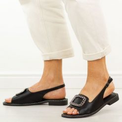 Czarne płaskie sandały damskie Potocki 43340. Czarne sandały damskie POTOCKI, z aplikacjami, z materiału, bez obcasa, na płaskiej podeszwie. Za 149.00 zł.