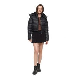 Damska krótka kurtka z kapturem Superdry Fuji. Czarne kurtki damskie Superdry., xl, z aplikacjami, z nylonu, z kapturem. Za 519.10 zł.
