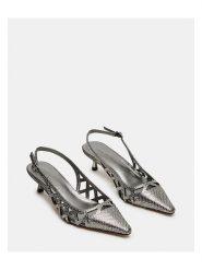 Steve Madden Czółenka w kolorze srebrnym rozmiar: 37. Szare czółenka damskie Steve Madden, bez wzorów, bez obcasa, na szpilce. Za 218.57 zł.