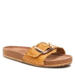 Klapki Lasocki. Brązowe klapki damskie Lasocki, bez wzorów, bez obcasa. Za 149.99 zł.