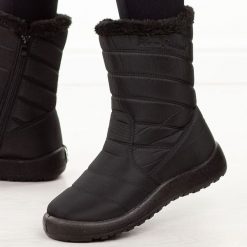 Czarne zimowe wodoodporne śniegowce damskie Jezzi 74839. Czarne śniegowce damskie Jezzi, z jeansu. W wyprzedaży za 138.57 zł.