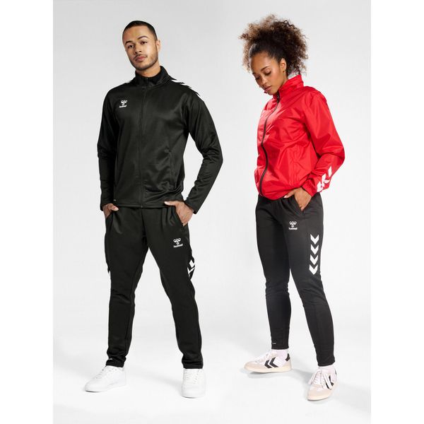 Spodnie treningowe Hummel Core XK Poly. Czarne spodnie dresowe męskie HUMMEL, do piłki ręcznej. Za 170.00 zł.