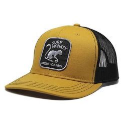 Czapka trucker z 6 panelami / Jeden rozmiar (Musztardowy/Czarny). Żółte czapki męskie SURF MONKEY, z aplikacjami, z bawełny. Za 159.95 zł.