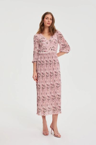 Plisowana sukienka różowa. Czerwone sukienki damskie MOODO, l, bez wzorów, z poliesteru, bez kołnierzyka, bez ramiączek. Za 179.99 zł.