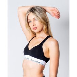 Biustonosz Kobieta CALVIN KLEIN BRALETTE LIFT. Czarne biustonosze sportowe damskie CALVIN KLEIN, bez wzorów. Za 190.75 zł.