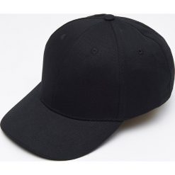 Czapka z daszkiem - Czarny. Czarne czapki męskie Cropp, bez wzorów. Za 39.99 zł.